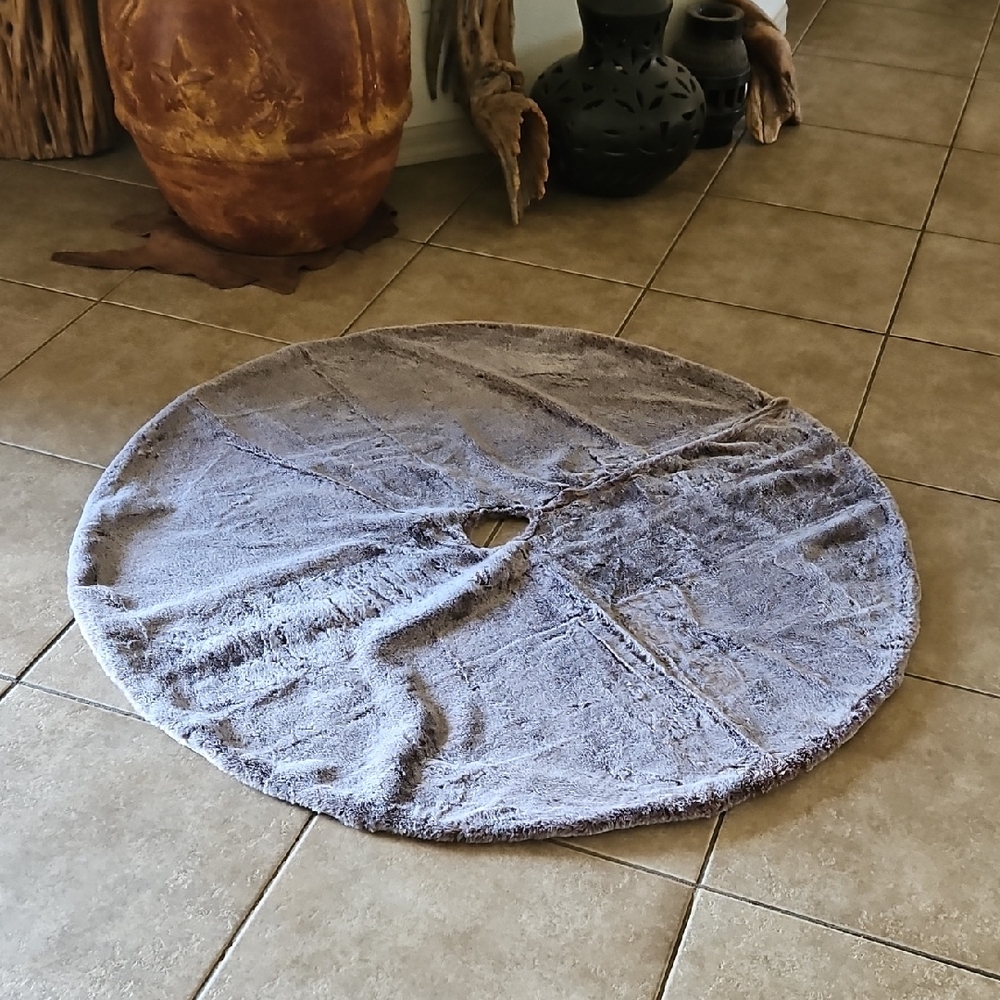 Plush Taupe Tree Skirt